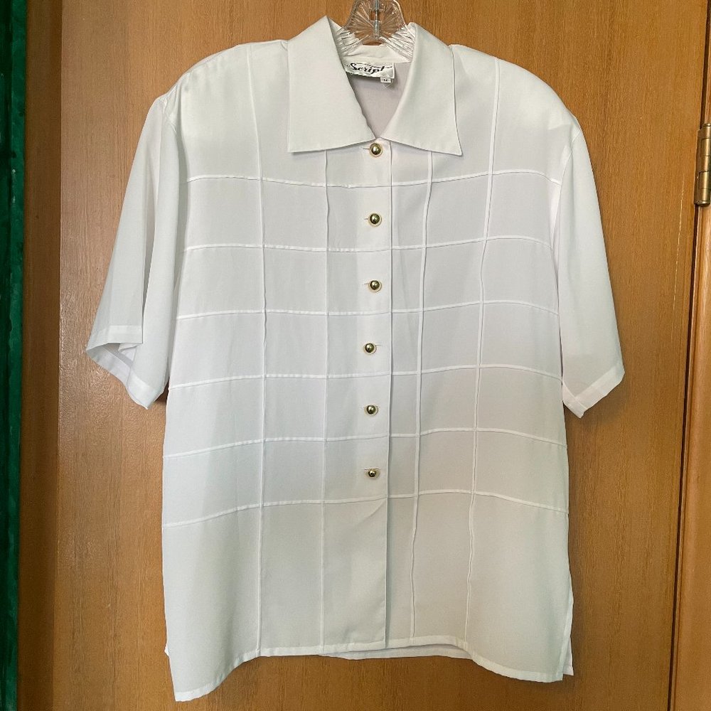 Script Short Sleeve White Blouse with golden buttons, padded shoulders
